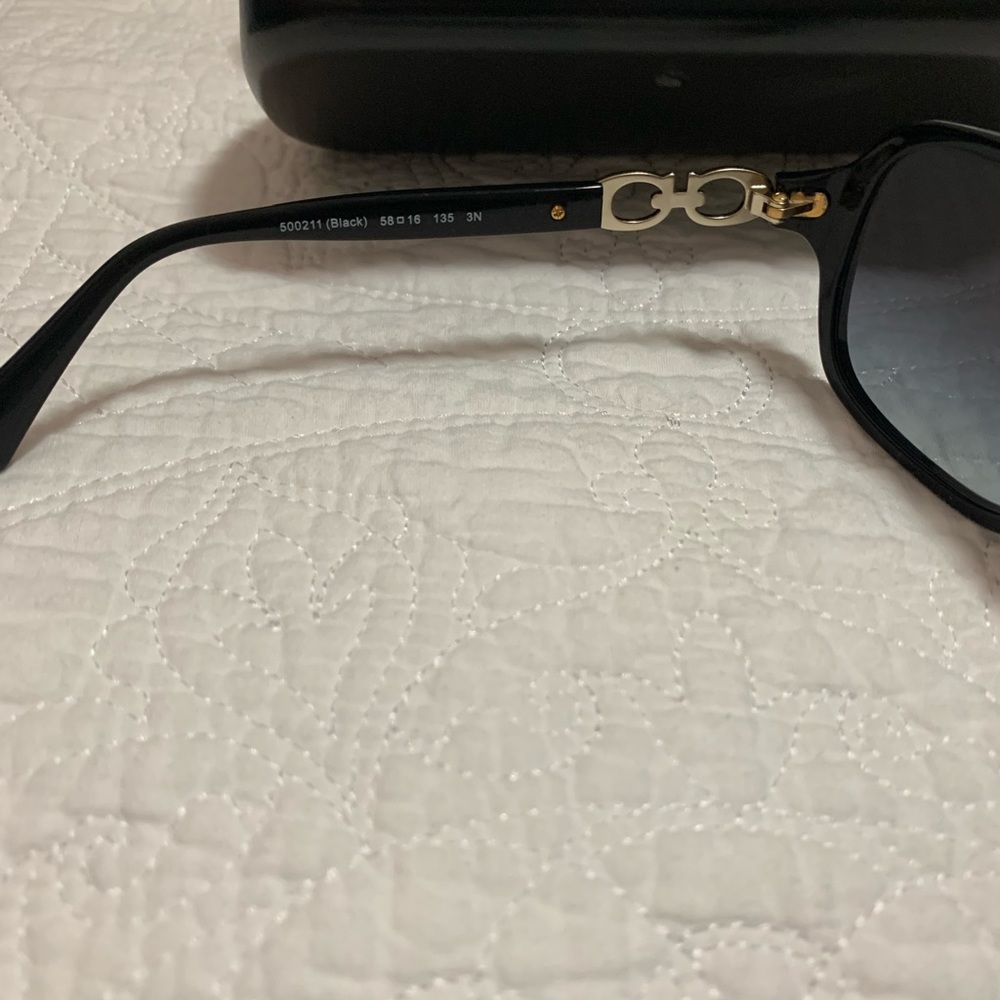 Coach black rectangle sunglasses - Picture 3 of 4